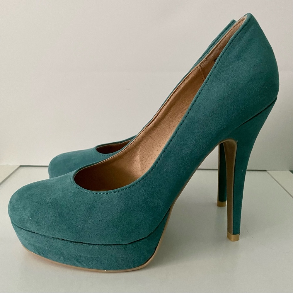 Linda Conrad Johanna Emerald Pumps